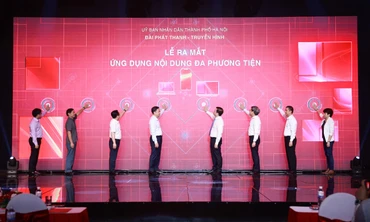 Đại diện lãnh đạo Bộ Thông tin và Truyền thông, thành phố Hà Nội và Đài Phát thanh-Truyền hình Hà Nội khai trương ứng dụng nội dung đa phương tiện Hanoi On.