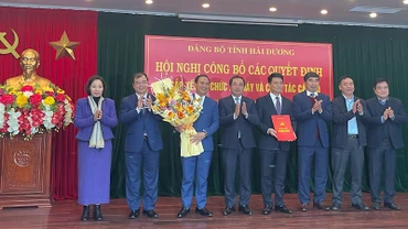 Tỉnh ủy Hải Dương công bố các quyết định về công tác tổ chức cán bộ.
