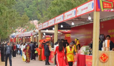 Tuần Văn hóa, Du lịch và Xúc tiến Thương mại Lễ hội mùa Thu Côn Sơn-Kiếp Bạc tại thành phố Chí Linh (Hải Dương).