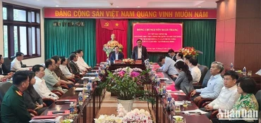 Đồng chí Nguyễn Xuân Thắng, Ủy viên Bộ Chính trị, Giám đốc Học viện chính trị quốc gia Hồ Chí Minh, Chủ tịch Hội đồng Lý luận Trung ương phát biểu trong buổi làm việc tại tỉnh Đắk Nông
