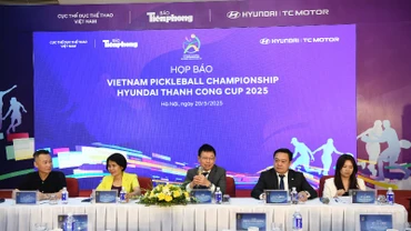 Ban tổ chức họp báo tại Hà Nội.