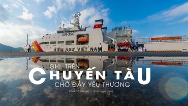 Ghi trên chuyến tàu chở đầy yêu thương