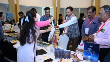 Các doanh nghiệp du lịch Đà Nẵng tham gia, giới thiệu sản phẩm du lịch tại thành phố Ahmedabad, bang Gujarat, Ấn Độ. (Ảnh: Sở Du lịch Đà Nẵng)