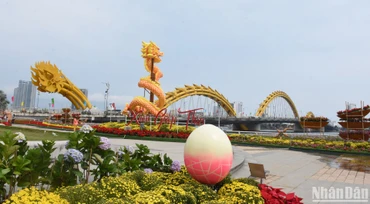 Phối cảnh cụm chi tiết "Rồng du xuân" ở quảng trường phía bắc đầu cầu Rồng. (Ảnh: ANH ĐÀO)