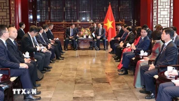 Chủ tịch Quốc hội tiếp ông Vương Đồng Trụ, Chủ tịch Hội đồng quản trị Tập đoàn Xây dựng giao thông Trung Quốc. (Ảnh: TTXVN)