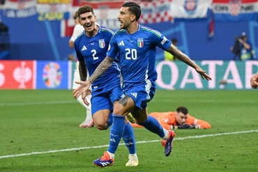 Italia gỡ hòa 1-1 ở phút 90+8. (Ảnh: Reuters)
