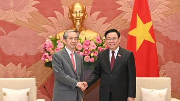[Ảnh] Chủ tịch Quốc hội Vương Đình Huệ tiếp Đại sứ Trung Quốc tại Việt Nam 