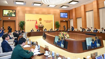 Quang cảnh phiên họp Ủy ban Thường vụ Quốc hội cho ý kiến về việc giải trình, tiếp thu, chỉnh lý dự thảo Luật Tổ chức Tòa án nhân dân (sửa đổi). (Ảnh: DUY LINH)