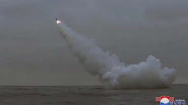 Hình ảnh do Hãng thông tấn trung ương Triều Tiên KCNA đăng phát ngày 13/3/2023 về vụ phóng thử tên lửa hành trình chiến lược dưới nước của Triều Tiên ở ngoài khơi Vịnh Gyeongpo. (Ảnh tư liệu: AFP/TTXVN)