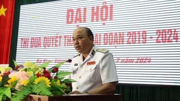 Chuẩn đô đốc Đỗ Văn Yên phát biểu tại Đại hội.