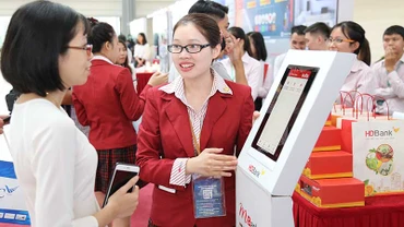 Dấu ấn HDBank trong bức tranh chuyển đổi số sôi động của ngành ngân hàng