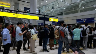 Đông đảo người dân tới trải nghiệm Tuyến Metro số 1, Bến Thành-Suối Tiên trong những ngày đầu vận hành.