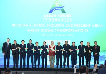 Thủ tướng Phạm Minh Chính cùng các Trưởng đoàn tham dự Diễn đàn Tương lai ASEAN 2025. Ảnh: TRẦN HẢI
