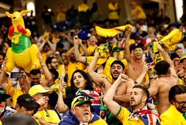 Hơn 2,45 triệu cổ động viên tới dự khán các trận đấu ở vòng bảng World Cup 2022. (Ảnh: Reuters)