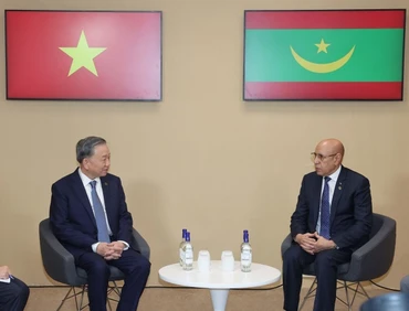 Tổng Bí thư, Chủ tịch nước Tô Lâm gặp Tổng thống Mauritania Mohamed Ould Ghazouani. (Ảnh: TTXVN) 