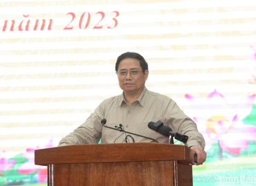 Thủ tướng Phạm Minh Chính phát biểu ý kiến chỉ đạo tại buổi làm việc với Ban Thường vụ Tỉnh ủy Điện Biên. (Ảnh: LÊ LAN)