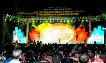 Chương trình nghệ thuật chào mừng Quốc khánh 2/9 ở thành phố Lào Cai.