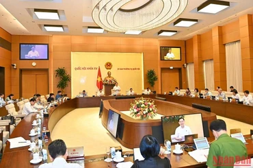 Quang cảnh phiên họp chuyên đề pháp luật của Ủy ban Thường vụ Quốc hội sáng 15/8. (Ảnh: DUY LINH)