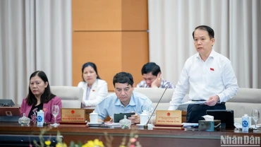 Đề xuất giao Chính phủ quy định về điều kiện, thời điểm thu phí đường cao tốc