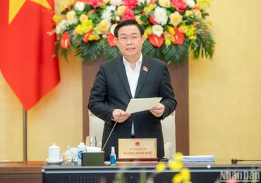 Chủ tịch Quốc hội Vương Đình Huệ phát biểu bế mạc phiên họp. (Ảnh: DUY LINH)