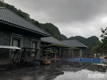 Một số hạng mục công trình hộ ông Phạm Thanh Quý xây dựng trên đất nông nghiệp.