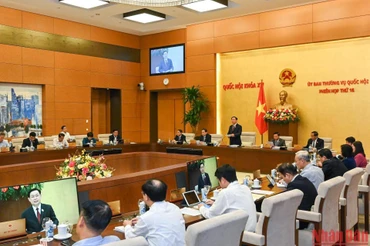 Quang cảnh Phiên họp thứ 16 của Ủy ban Thường vụ Quốc hội sáng 10/10.