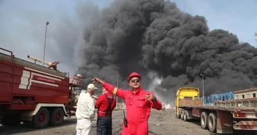 Hiện trường vụ nổ tại cảng Shahid Rajaee ở thành phố Bandar Abbas, tỉnh Hormozgan, phía Tây Nam Iran ngày 26/4/2025. (Ảnh: THX/TTXVN) 