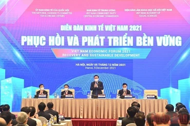 Chủ tịch Quốc hội Vương Đình Huệ chủ trì Diễn đàn Kinh tế Việt Nam 2021. (Ảnh: DUY LINH) 