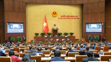 Quang cảnh phiên thảo luận tại hội trường sáng 17/2.