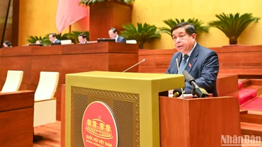 Trình Quốc hội điều chỉnh mục tiêu tăng trưởng GDP năm 2025 đạt 8% trở lên
