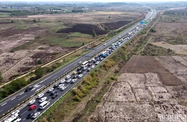 Cao tốc Thành phố Hồ Chí Minh - Long Thành - Dầu Giây, đoạn qua địa bàn huyện Thống Nhất xảy ra ùn ứ cục bộ.