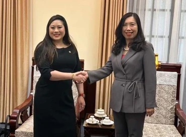 Thứ trưởng Ngoại giao Lê Thị Thu Hằng tiếp bà Caroline D. Phạm, Ủy viên Ủy ban Giao dịch Hàng hóa Tương lai Hoa Kỳ.