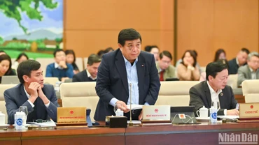 Đề xuất điều chỉnh mục tiêu tăng trưởng GDP năm 2025 đạt 8% trở lên