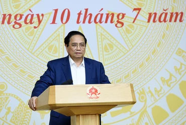 [Ảnh] Thủ tướng chủ trì phiên họp về chuyển đổi số và triển khai Đề án 06