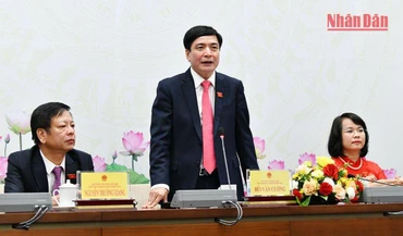 Tổng Thư ký Quốc hội, Chủ nhiệm Văn phòng Quốc hội Bùi Văn Cường chủ trì Họp báo công bố kết quả Kỳ họp thứ 4, Quốc hội khóa XV chiều 15/11. (Ảnh: THỦY NGUYÊN)