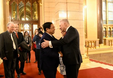 Thủ tướng Chính phủ Phạm Minh Chính gặp Phó Chủ tịch Quốc hội Hungary Jakab István.
