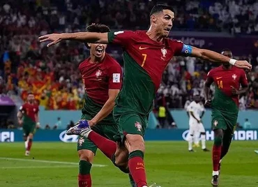[Infographic] Cristiano Ronaldo thiết lập cột mốc lịch sử mới