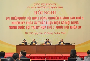 Chủ tịch Quốc hội Vương Đình Huệ chủ trì Hội nghị đại biểu Quốc hội hoạt động chuyên trách lần thứ 5, nhiệm kỳ khóa XV. (Ảnh: DUY LINH)