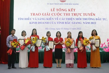 Các cá nhân nhận giải tại Lễ tổng kết.