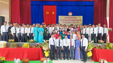 Đại hội đại biểu Mặt trận Tổ quốc huyện Bình Tân ra mắt Ban Chấp hành mới, nhiệm kỳ 2024-2029. 
