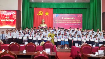 Những tác giả đạt giải cuộc thi. 