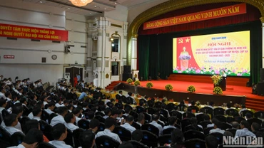 [Ảnh] Chủ tịch Quốc hội dự hội nghị công bố Nghị quyết sắp xếp đơn vị hành chính cấp huyện, cấp xã của tỉnh Nam Định