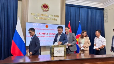 Quang cảnh tại lễ phát động quyên góp ủng hộ đồng bào khắc phục thiệt hại do cơn bão số 3. (Ảnh:THÙY VÂN)