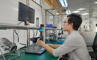 Hoạt động nghiên cứu tại Trung tâm Điện tử và Vi mạch bán dẫn Khu Công nghệ cao Thành phố Hồ Chí Minh (ESC).