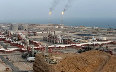 Nhà máy khai thác khí đốt ở Asaluyeh của Iran. (Ảnh Al Mayadeen English)