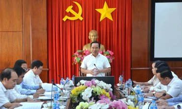 Bí thư Tỉnh ủy Long An Nguyễn Văn Được làm việc với các sở, ngành, huyện Bến Lức và nhà đầu tư các công trình trọng điểm.