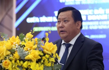 Phó Chủ tịch Ủy ban nhân dân tỉnh Long An Huỳnh Văn Sơn phát biểu tại buổi tọa đàm.