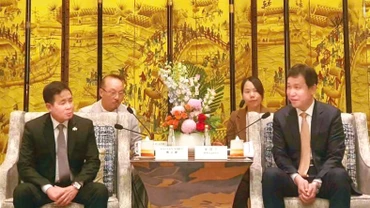 Lãnh đạo tỉnh Long An làm việc với chính quyền tỉnh Liêu Ninh (Trung Quốc). 