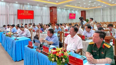 Đại biểu Ban chấp hành Đảng bộ tỉnh Cà Mau tham dự hội nghị.