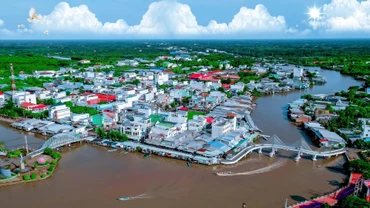 Xứ sở Đầm Dơi sau chặng đường 40 năm xây dựng, phát triển. Trong ảnh là một góc trung tâm thị trấn Đầm Dơi, huyện Đầm Dơi, tỉnh Cà Mau. (Ảnh: HOÀNG GIANG). 